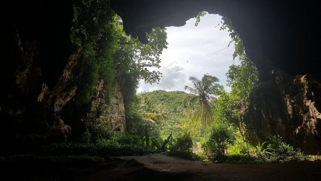 Goa Bangkang – Lombok Tengah
