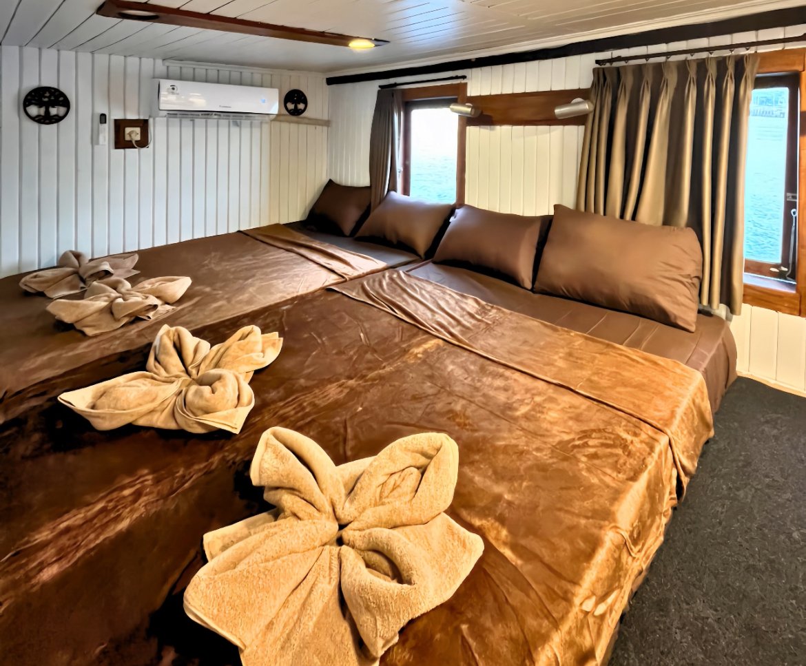 Sharing Cabin Sea view
