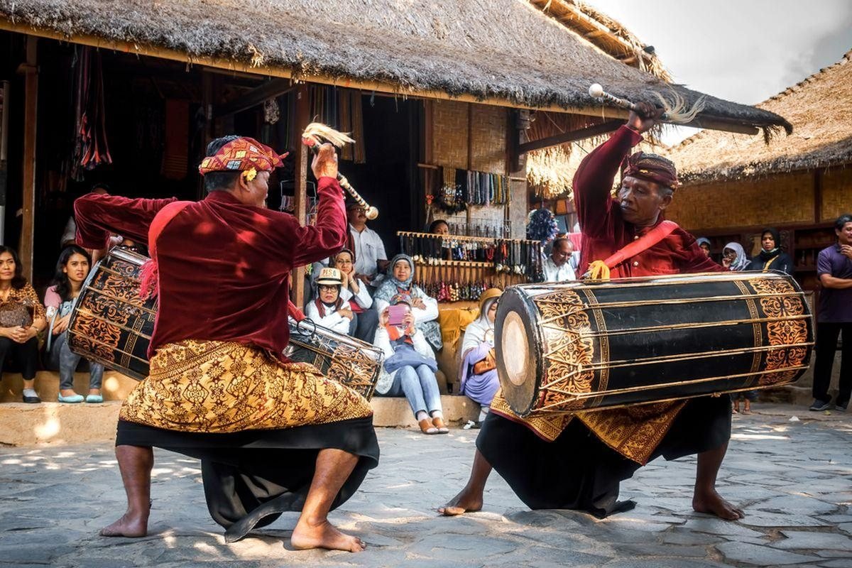 Paket Tour Lombok 4 Hari 3 Malam Paling Recommended 148 Gendang Belek Desa Ende
